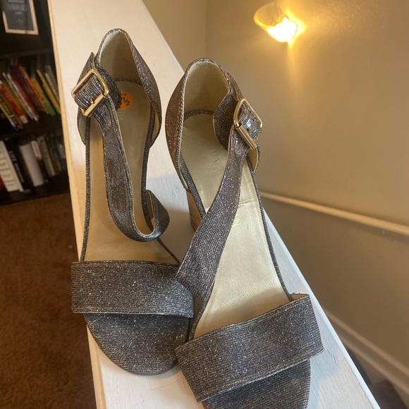 Stuart Weitzman Glitter Metallic Open Toe Wedges Sandals Gold Silver 8.5 $290 - Picture 3 of 9